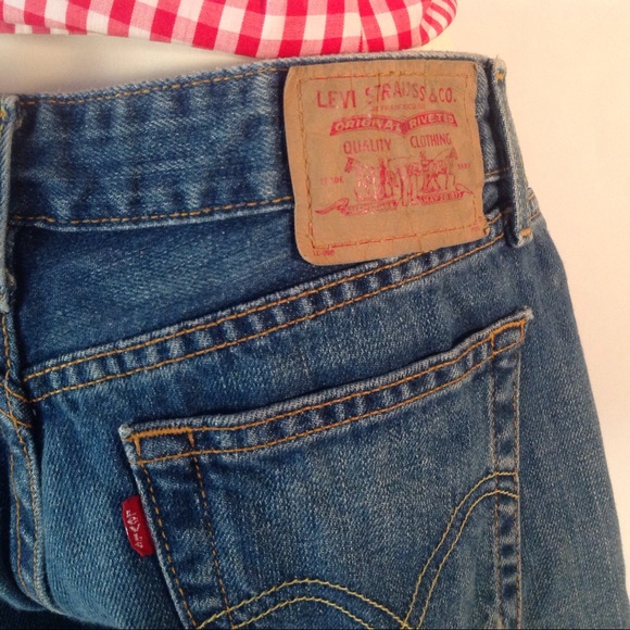 Vintage Levi’s Shorts - Picture 5 of 6